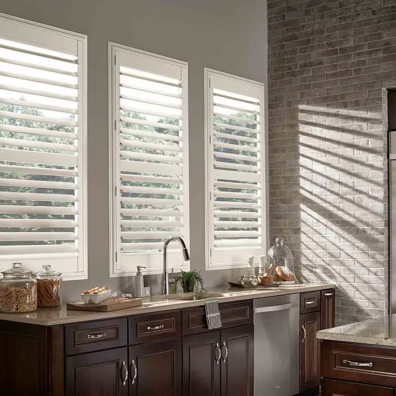Full-height plantation shutters
