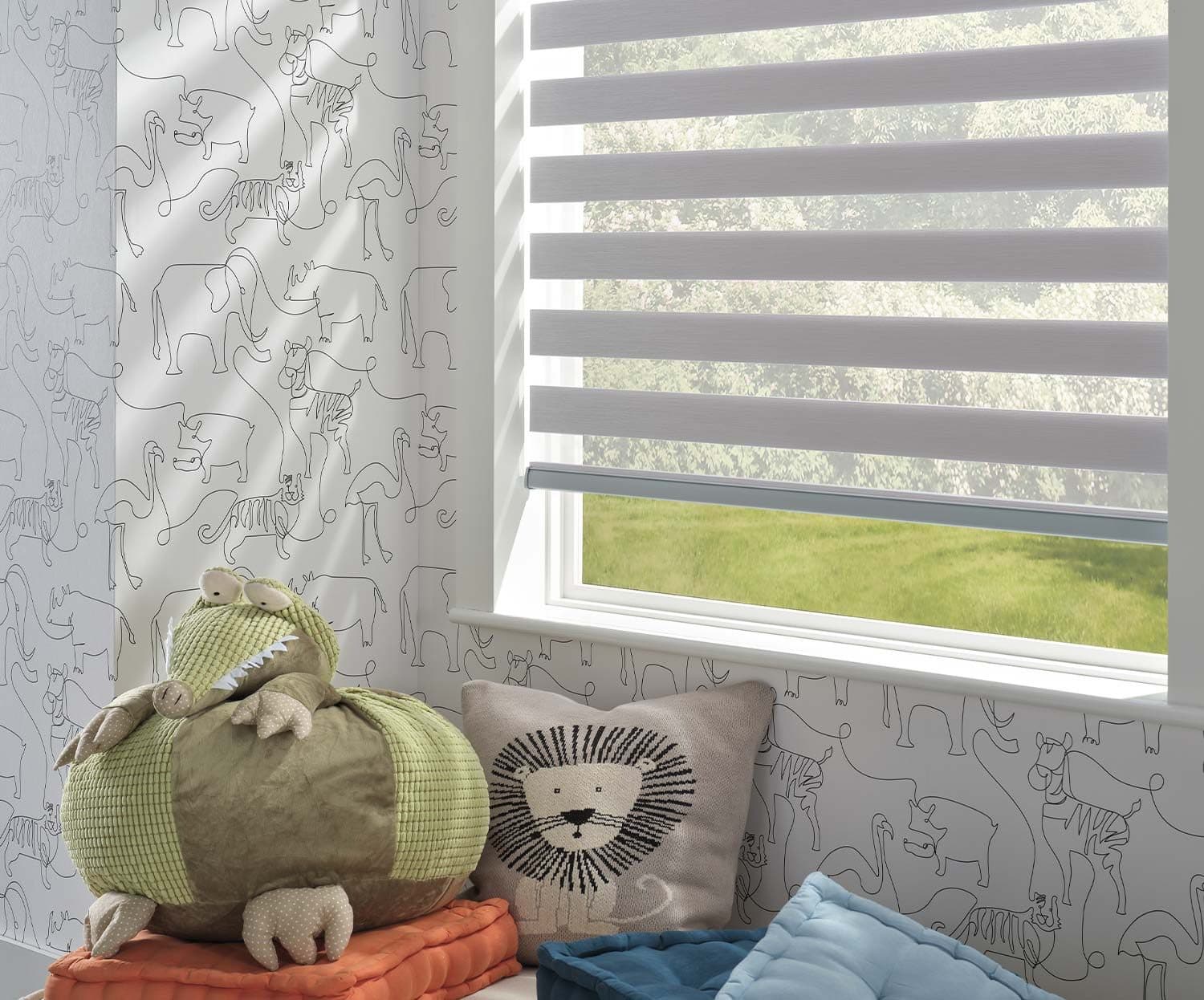 Child-safe banded zebra shades